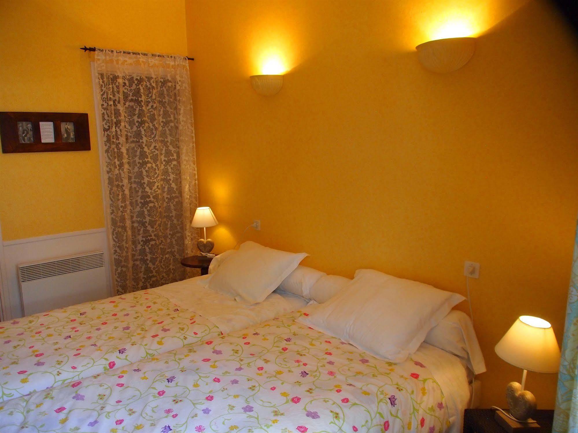 Hotel Emma Calve มีโญ ภายนอก รูปภาพ